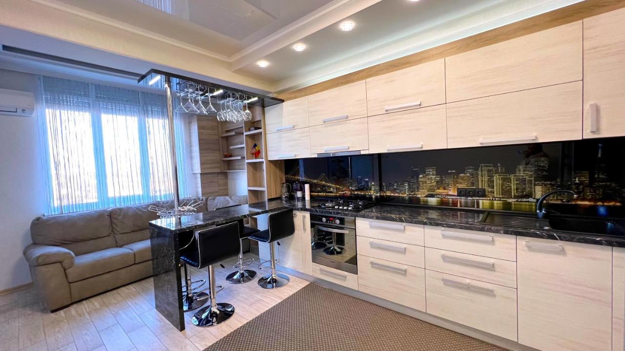 Apartament De Lux Cu 2 Camere Si Living キシナウ エクステリア 写真