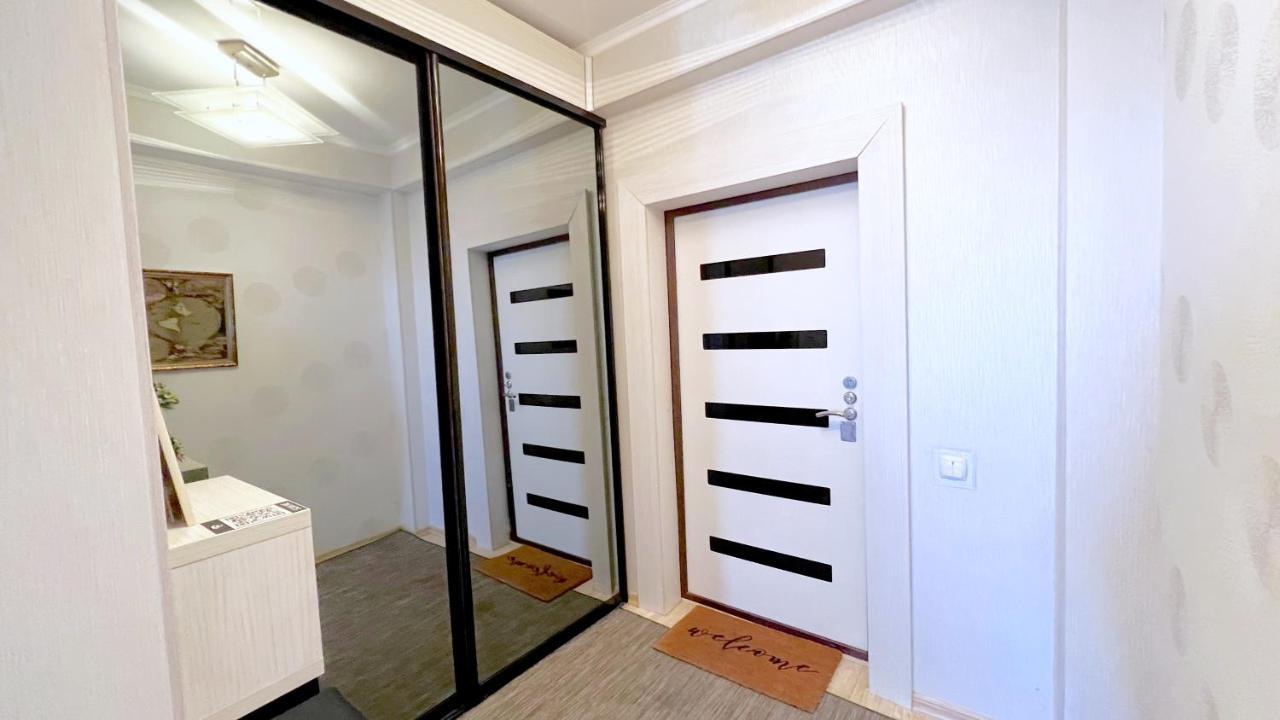 Apartament De Lux Cu 2 Camere Si Living キシナウ エクステリア 写真